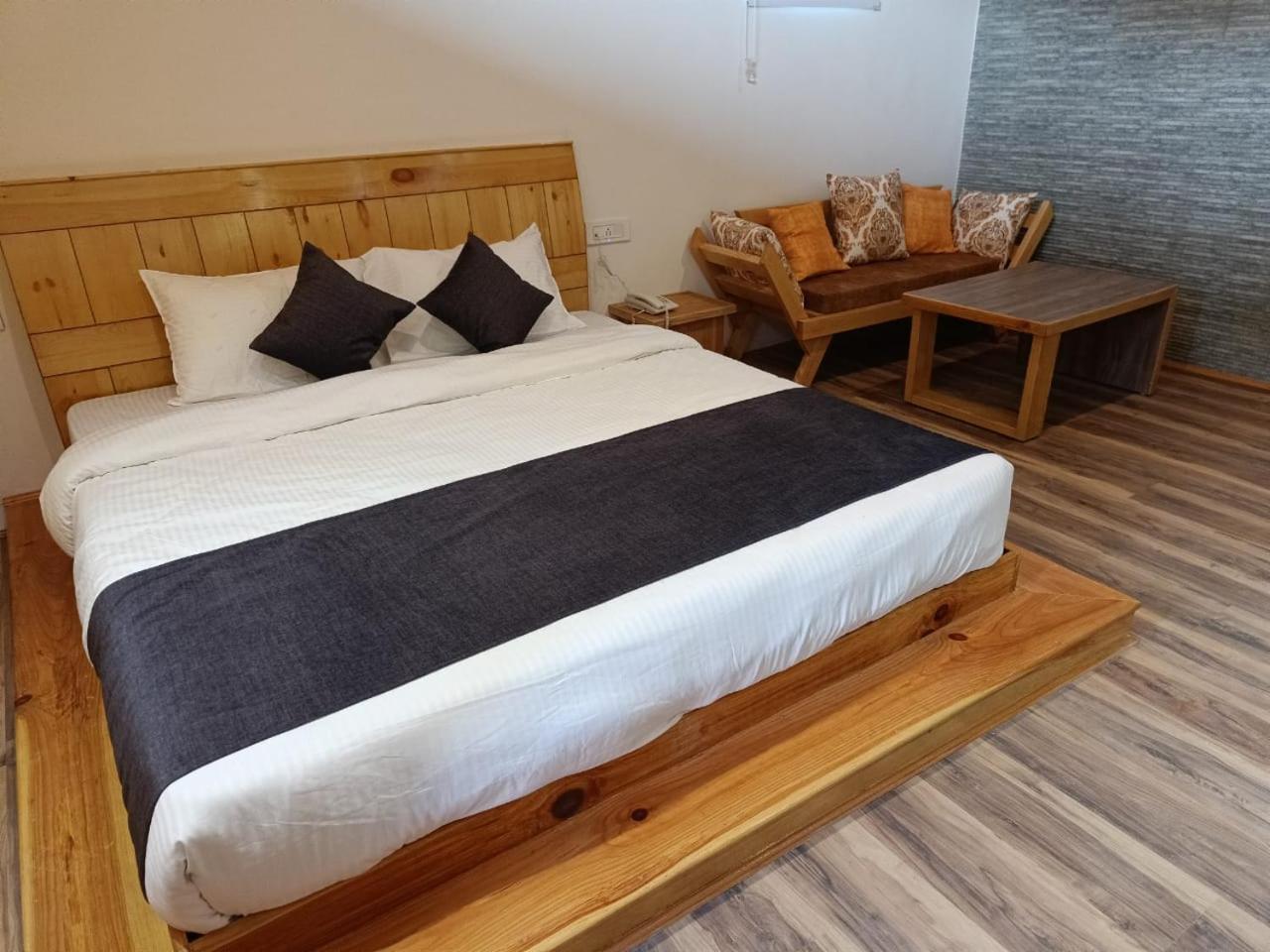 Trimounts-A Boutique Hotel & Wellnes Center In Tirthan Valley Banjār Exterior photo