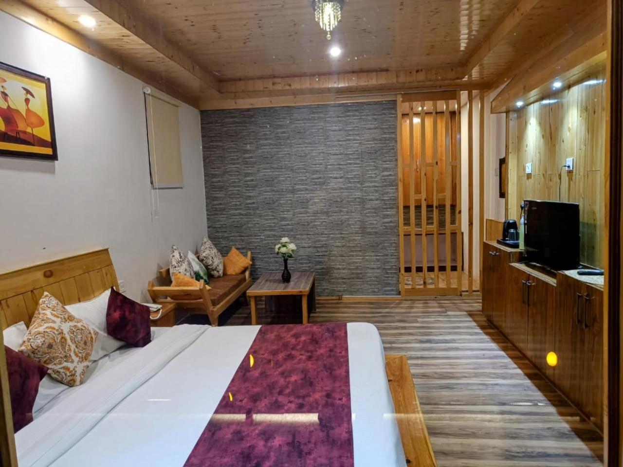 Trimounts-A Boutique Hotel & Wellnes Center In Tirthan Valley Banjār Exterior photo