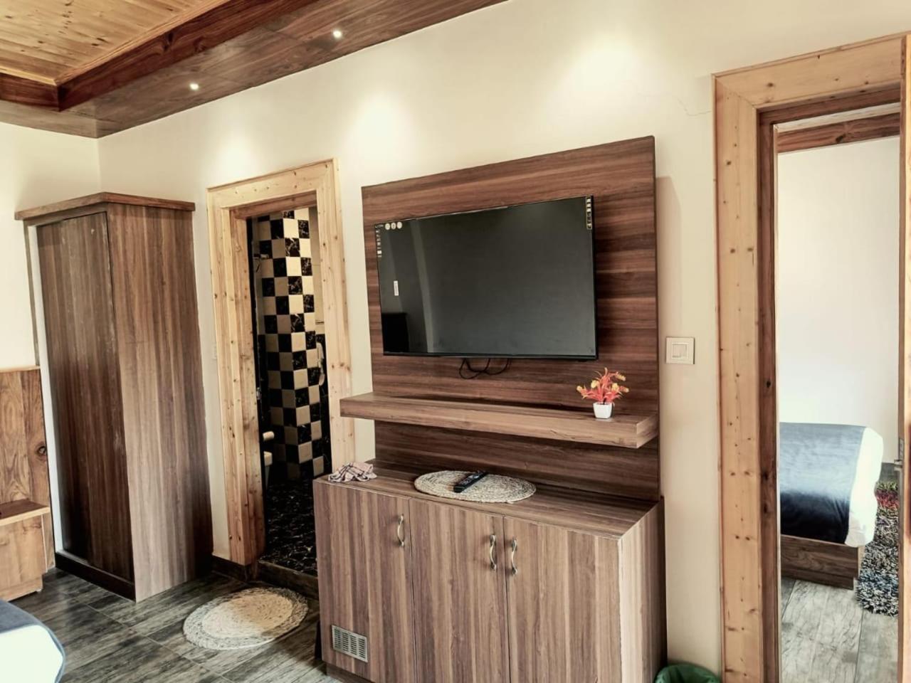 Trimounts-A Boutique Hotel & Wellnes Center In Tirthan Valley Banjār Exterior photo