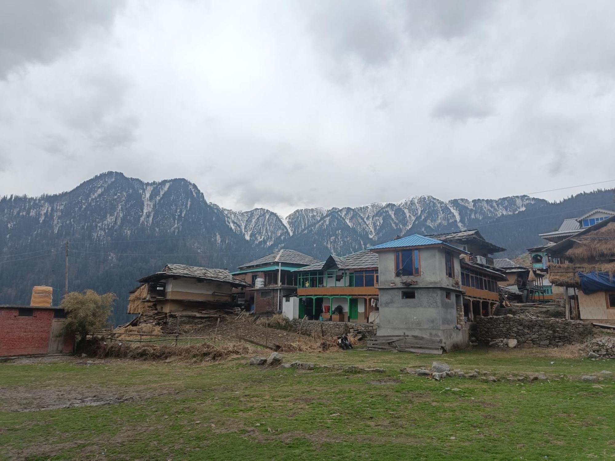 Trimounts-A Boutique Hotel & Wellnes Center In Tirthan Valley Banjār Exterior photo