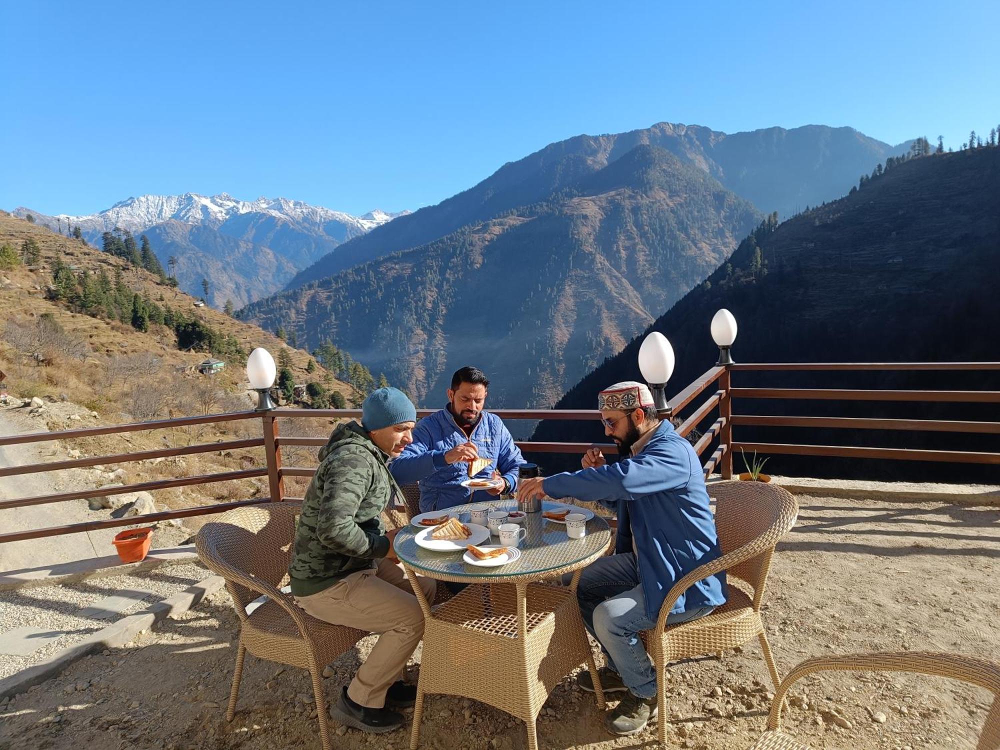 Trimounts-A Boutique Hotel & Wellnes Center In Tirthan Valley Banjār Exterior photo